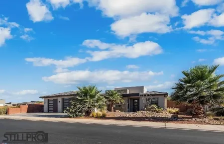 Ivins Oasis : Private Hot Tub & Pool