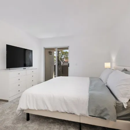 Coastal NEWLY RENOVATED Condo in Dana Point. Walking distance to the Salt Creek!