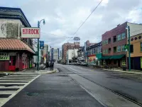 Gorgeous 2BR downtown condo near EVERYTHING!