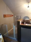 UPPER 3 rm.  studio B&B steps from beach & farm markt/shop'g.; dogs ok w/fee.