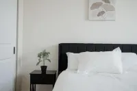 New build modern home 3BR with Hot Tub & ping pong