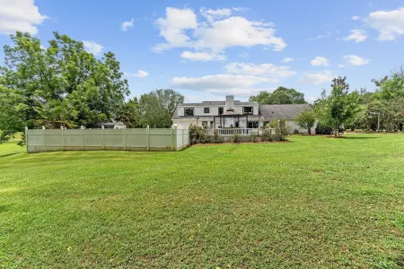 The Gathering House , large pool retreat for families, friends & pre-bridal fun