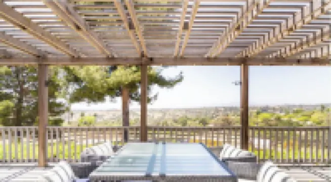 Beautiful 2-bedroom home with stunning viewsSleeps 4 - 2 Bedrooms - 1 Bath