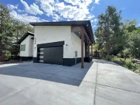 Spacious 3 Bedrooms with 2 King Beds and 2 Bathrooms