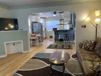 Downtown 2 bed/1 bath with deck and back yard