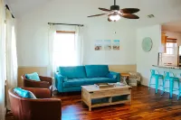 Spacious and stylish 3bd home minutes from beach