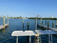 CLEAR water views @Tiki haven! Quick ocean access, Pool, HotTub, FUN! FREE ICE!