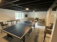 GREAT LOCATION- 4 bedrooms with 2 ensuites. Short walk to beach and town center.