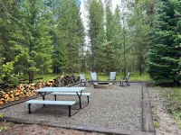 Quiet and clean cabin near Yellowstone National Park