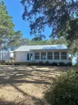 Hidden Gem of St. Teresa Beach, Fl - 2/2 + bonus room