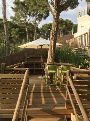 Luxury, self contained, airconditioned studio with private terrace & use of pool Các khách sạn ở Begur