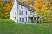 Beautiful Manchester VT Mountain Retreat w/Hot Tub Hotels in Winhall