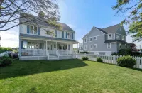 5-bed Waterfront Beach house with DIRECT access to Private Kelly Beach in Bonnet