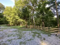 Quiet comfortable  mountain rest cabin getaway- with Fast 500 mbps wifi