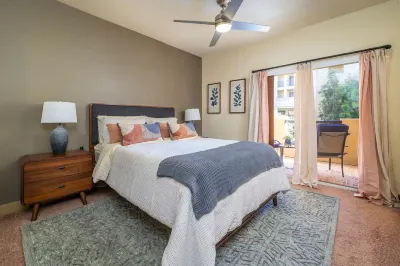 Luxury Resort Condo by Six Flags Magic Mountain Hotels near California Institute of the Arts