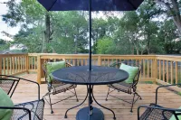 Near Downtown 3 Bedroom Home with King beds+ Parking+Deck Hotels in Sans Souci