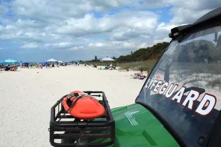 Walk to the beach in minutes from this recently remodeled condo. Отели рядом с достопримечательностью «Nokomis Beach»