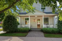 Luxury Home in the Heart of Leelanau Wine Country, Block from the Beach!