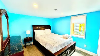 Cozy 4-bedroom, bathrooms, Free Parking Hotel dekat Beth El Synagogue