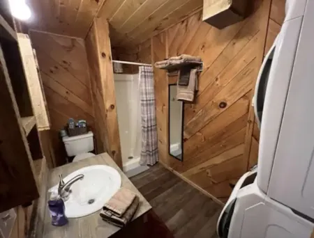 Rustic 1 BR, Pet Friendly Cabin Near Red River Gorge