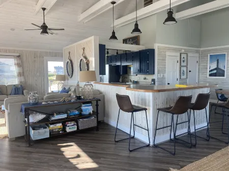 Salty Anchor oceanfront sunrise Carova4WD only!  Pets not allowed!