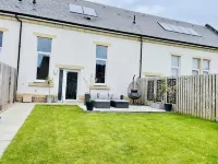 By Loch Leven Heritage Trail. Easy drive to Edinburgh, St. Andrews & Fife. Hotel a Kinross