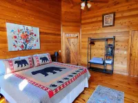 Year-round Mountain Views,  Pet Friendly  Just 5 miles to downtown Blue Ridge