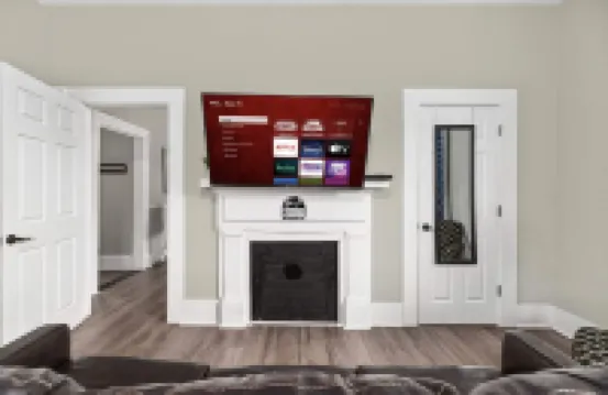 Historic Charm Meets Modern Comfort — Central Mooresville Apt. A, Walkable Area