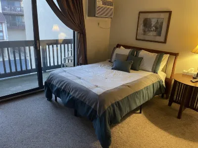 Nice resort style condo at The Shores 2BD/1.5 bath
