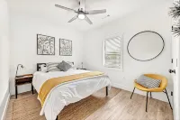 .2 miles to Downtown Rogers on the Railyard bike trail 로저스 호텔