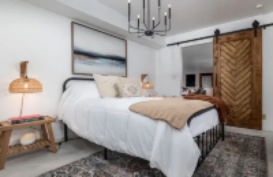 Stylish 1 bedroom cottage along the Mississippi River