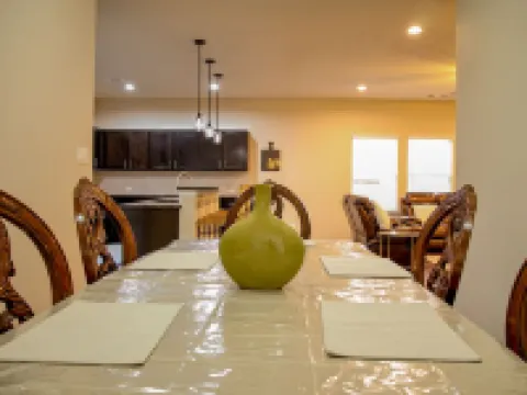 Home In The Heart Of Alvin! Hotels in Alvin