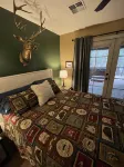The Ultimate Family Hideaway– Peaceful Lodge with Theater, Arcade & Forest Views - balcony