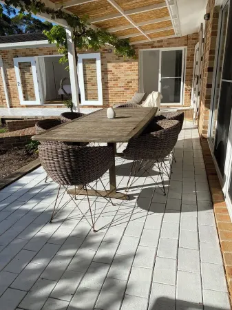 Light modern airy beachy feel house. Pet friendly Отели рядом с достопримечательностью «South West Rocks Dive Centre»