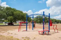 The Aggie "Whoop" House!  Just Blocks from Texas A&M!