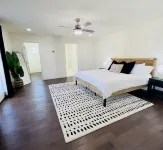 2 miles from Old Town, 3 En Suites, Heated Resort Pool, New Build! 피닉스 동물원 주변 호텔