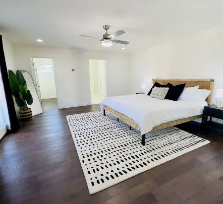 2 miles from Old Town, 3 En Suites, Heated Resort Pool, New Build! Отели рядом с достопримечательностью «Ботанический сад города Финикс»