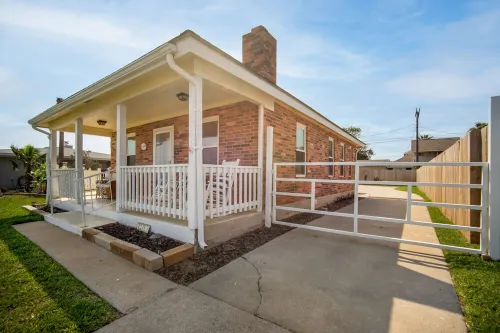 4-Bedroom Vacation Home Just 4 Minutes to Rockport Beach Park