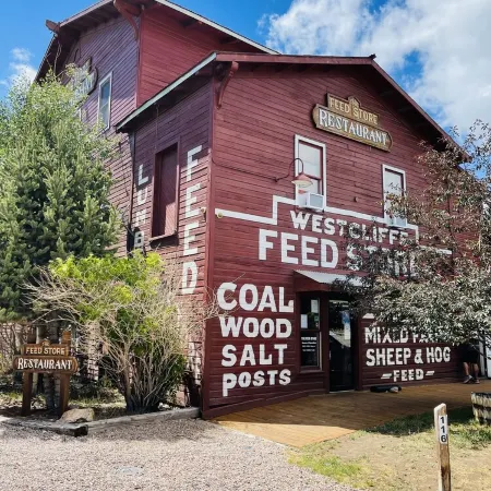 Historic Westcliffe Outpost Penthouse Apt 2bed/2bath