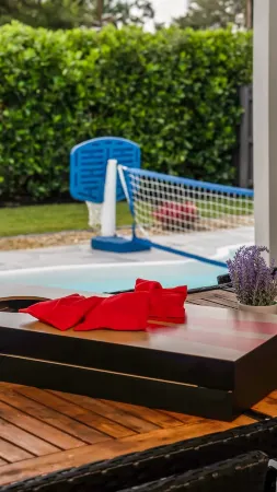 4BR Oasis w/Heated Pool, Near I-95 + Free Coffee!