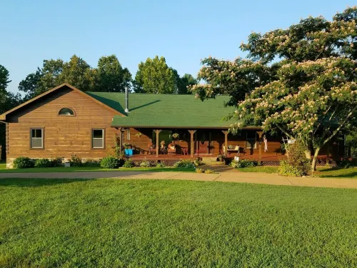 SECLUDED, LOG CABIN, CONNECTED TO SHAWNEE NATIONAL FORREST!