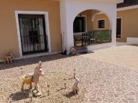 VILLA SUNRISE Detached Villa with Private Pool and Wi-Fi Hotels in Rojales