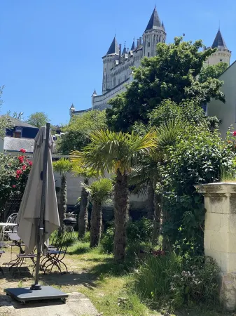 3500 SQF/HISTORIC HOUSE WITH WARMED POOL IN THE OLD SAUMUR/GREAT VIEWS