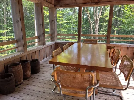 Breathtaking Post & Beam Minutes from Jiminy Peak, Williamstown, Lenox & Hiking