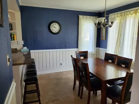 Spacious Family Friendly House, Close To Trails and Mackinac Island Ferries!