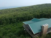 Secluded Mountain Cabin with Spectacular Views- Hiker's Dream