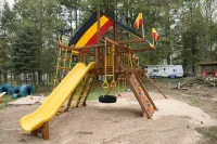 Six bedroom lake front cabin with hot tub and outdoor fire pit