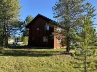 Cozy & Convenient | Excellent Fishing Location - Wild West Layover Hotels near Upper Mesa Falls