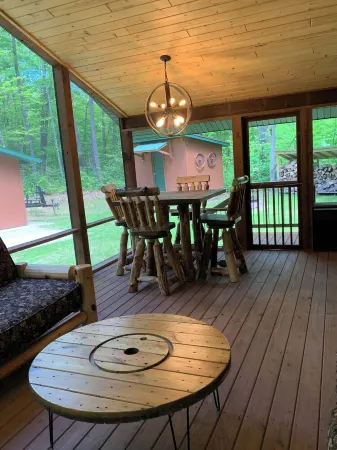 Modern Cabin located between Grindstone and Lac Courte Oreilles