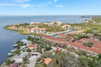 Quiet Oceanside Getaway excellent for families with children- Palm Harbor, FL